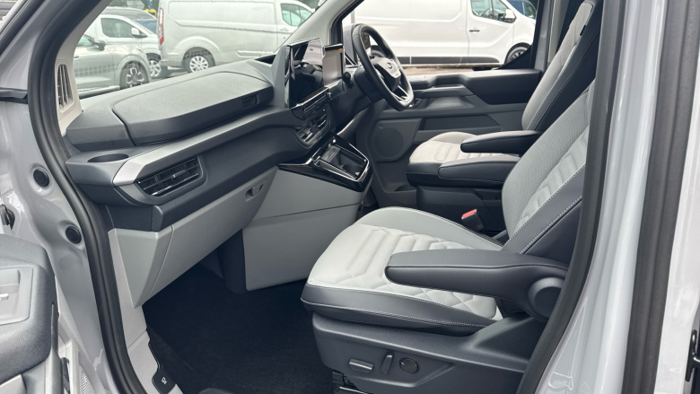 Ford Tourneo Custom 340 L1 Electric Rwd 160kW 65kWh H1 Titanium X 8 seater Auto